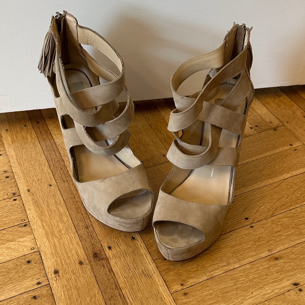 Dolce Vita Tan Platform Strappy platform shoes